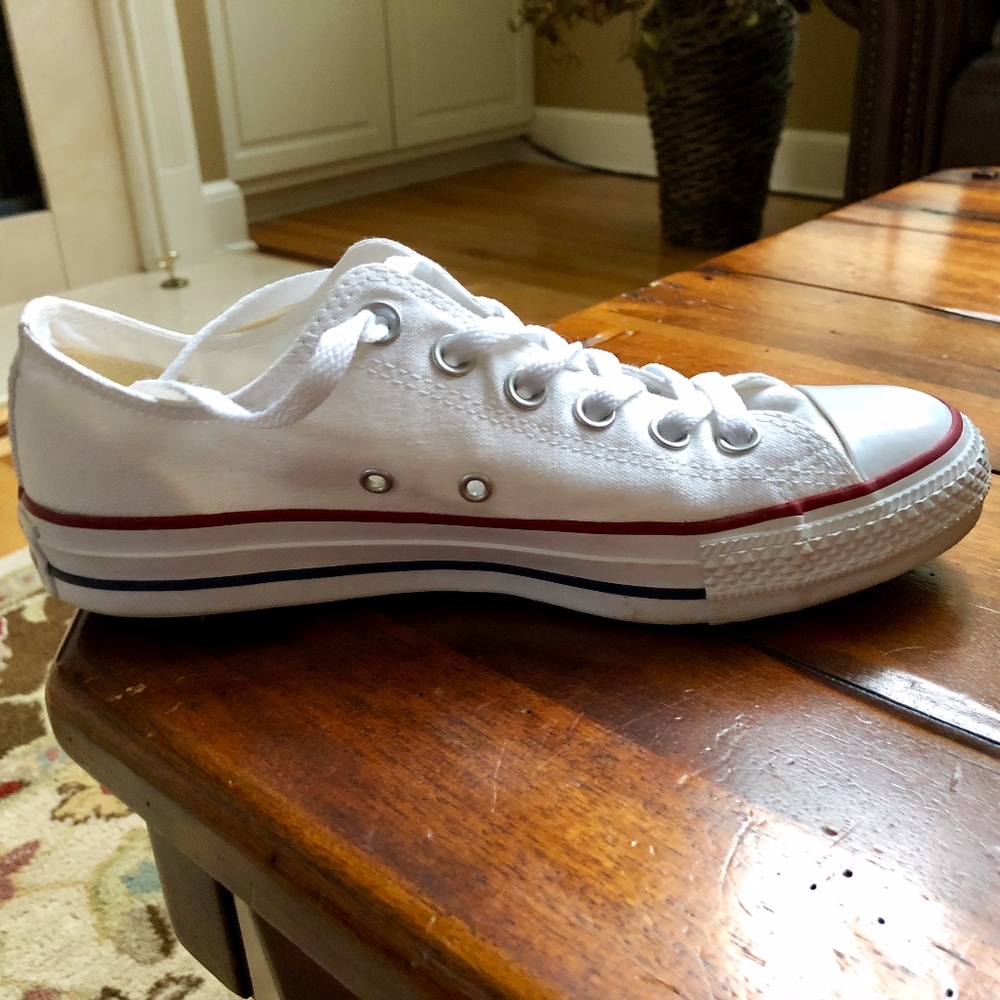 NEW Converse Chuck Taylor Size 8